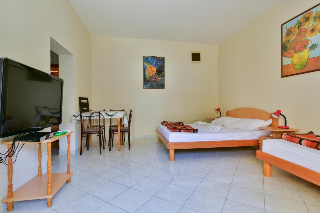 Apartments Srzentic Petrovac Eksteriør bilde