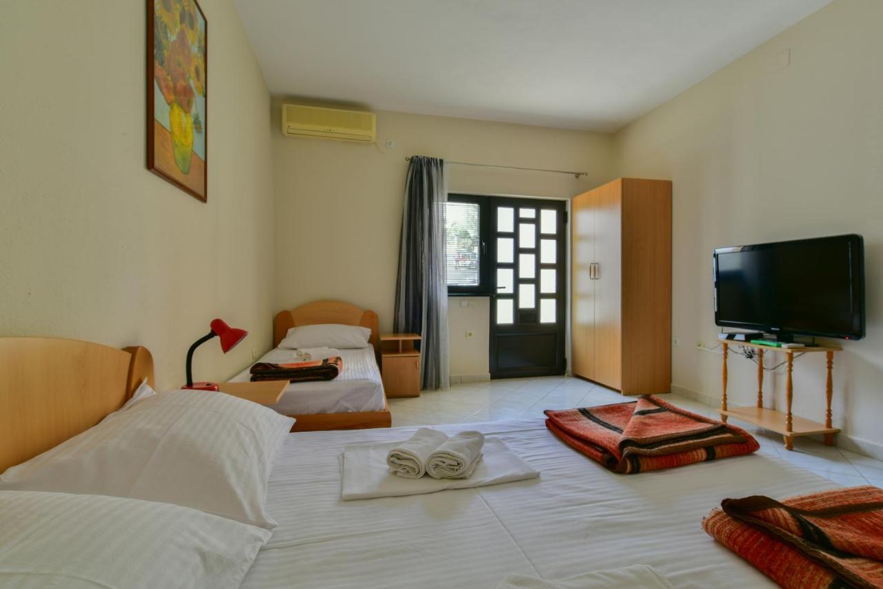 Apartments Srzentic Petrovac Eksteriør bilde