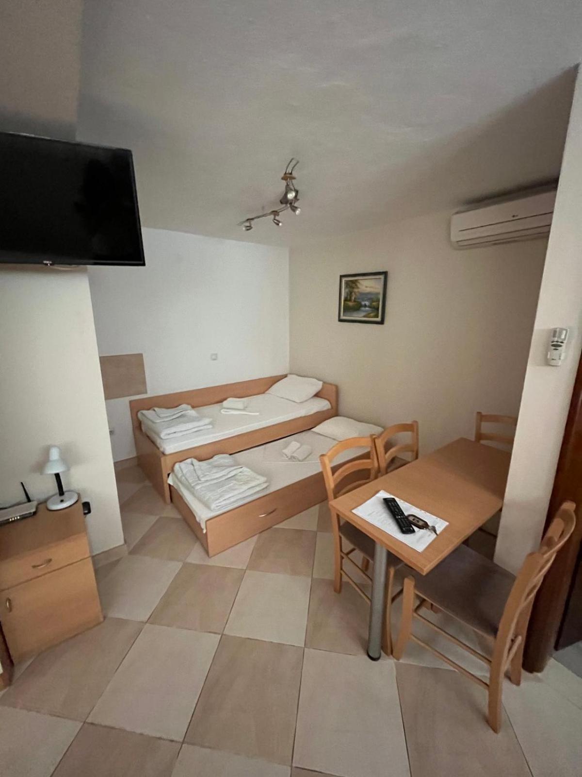 Apartments Srzentic Petrovac Eksteriør bilde