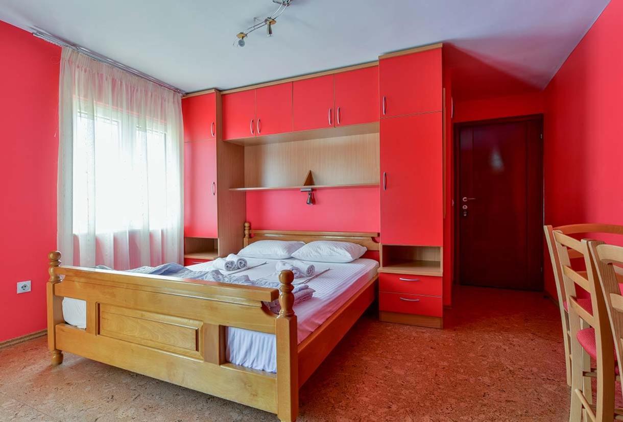 Apartments Srzentic Petrovac Eksteriør bilde