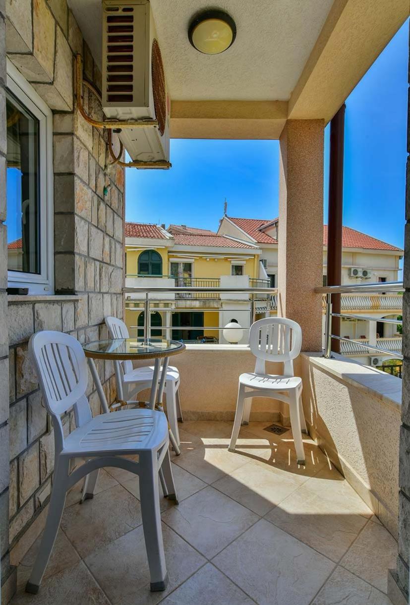 Apartments Srzentic Petrovac Eksteriør bilde