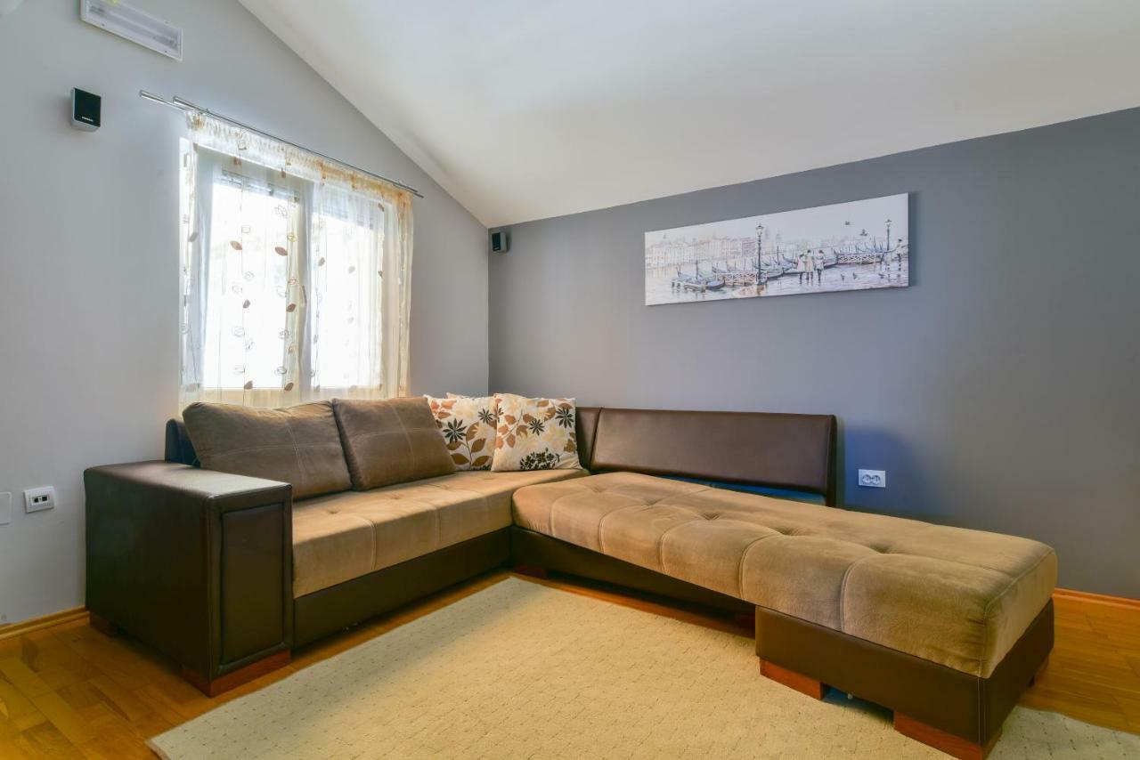 Apartments Srzentic Petrovac Eksteriør bilde
