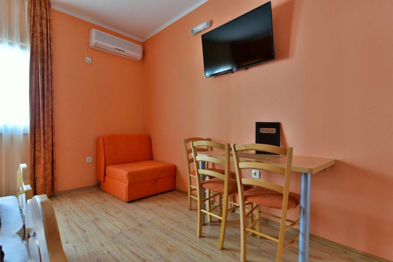 Apartments Srzentic Petrovac Eksteriør bilde